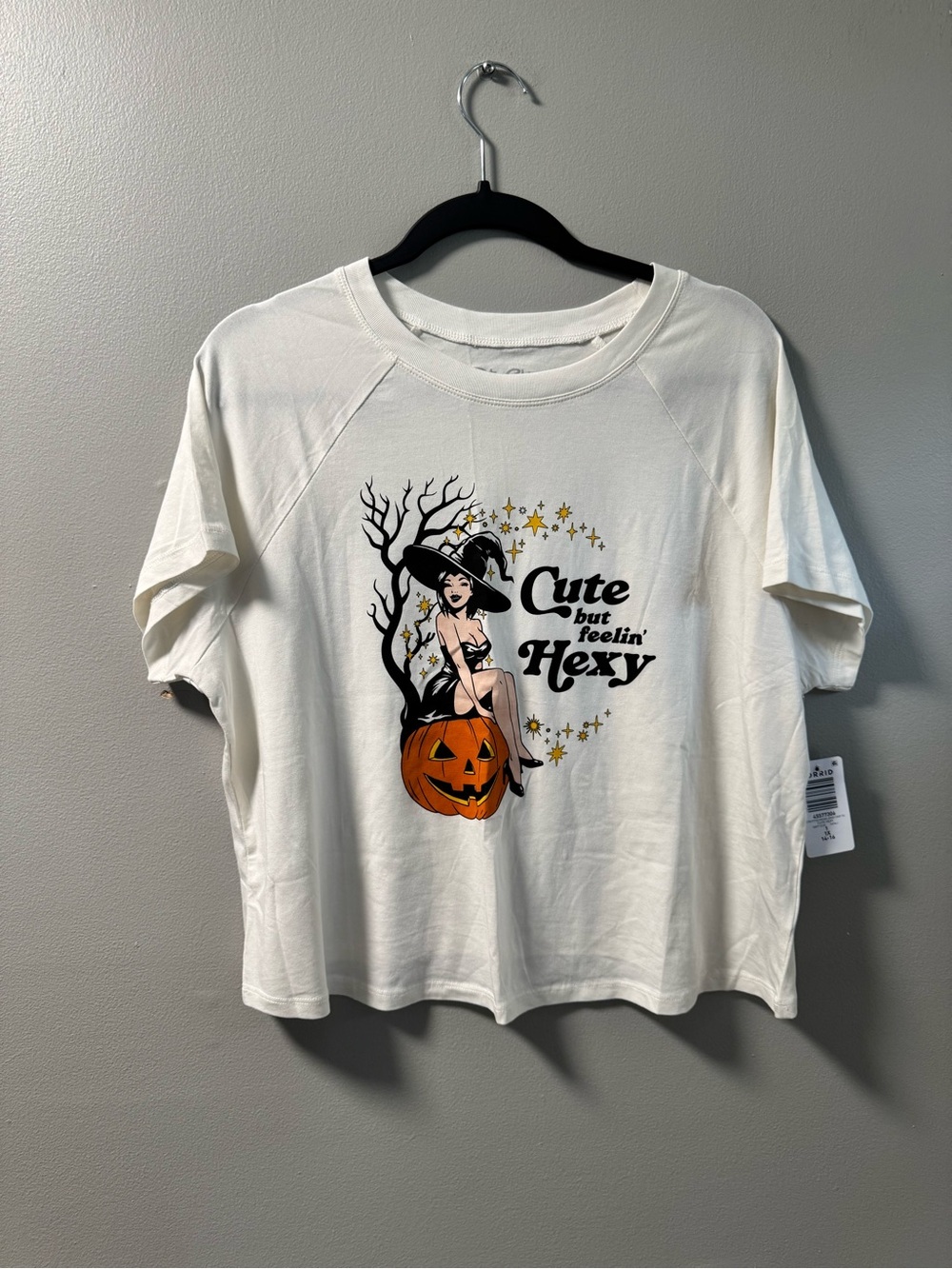 Torrid size 1 1X Cute but Feelin' Hexy Halloween Graphic Tee Cropped - White